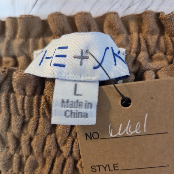 NWT Chic Tan A-Line Skirt - Picture 4 of 4